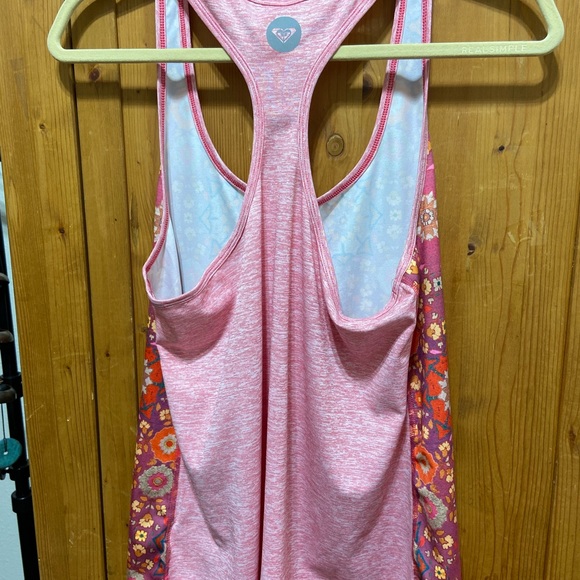 New Roxy Racerback workout top - Picture 2 of 3
